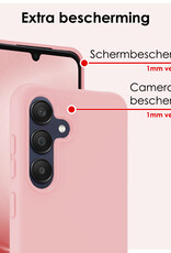 NoXx Hoes Geschikt voor Samsung A25 Hoesje Cover Siliconen Back Case Hoes Met Screenprotector - Lichtroze