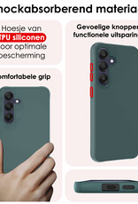 NoXx Hoes Geschikt voor Samsung A25 Hoesje Cover Siliconen Back Case Hoes Met 2x Screenprotector - Donkergroen