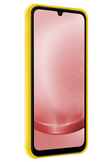 NoXx Hoes Geschikt voor Samsung A25 Hoesje Cover Siliconen Back Case Hoes Met 2x Screenprotector - Geel