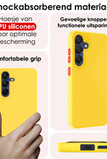 NoXx Hoes Geschikt voor Samsung A15 Hoesje Cover Siliconen Back Case Hoes Met Screenprotector - Geel