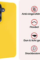 NoXx Hoes Geschikt voor Samsung A15 Hoesje Cover Siliconen Back Case Hoes Met 2x Screenprotector - Geel