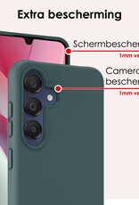 NoXx Hoes Geschikt voor Samsung A15 Hoesje Cover Siliconen Back Case Hoes Met 2x Screenprotector - Donkergroen