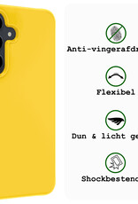BASEY. Hoes Geschikt voor Samsung S23 FE Hoesje Siliconen Back Cover Case Met 2x Screenprotector - Hoesje Geschikt voor Samsung Galaxy S23 FE Hoes Cover Hoesje - Geel