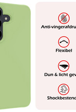 NoXx Hoes Geschikt voor Samsung S24 Hoesje Cover Siliconen Back Case Hoes Met Screenprotector - Groen