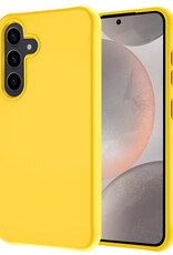 NoXx Hoes Geschikt voor Samsung S24 Hoesje Cover Siliconen Back Case Hoes - Geel