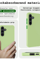 BASEY. Hoes Geschikt voor Samsung S24 Plus Hoesje Siliconen Back Cover Case Met Screenprotector - Hoesje Geschikt voor Samsung Galaxy S24 Plus Hoes Cover Hoesje - Groen
