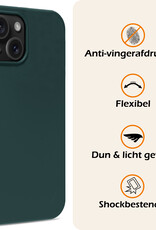 Nomfy Hoesje Geschikt voor iPhone 15 Hoesje Siliconen Cover Case Met Screenprotector - Hoes Geschikt voor iPhone 15 Hoes Back Case - Donkergroen