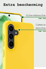 BASEY. Hoes Geschikt voor Samsung A55 Hoesje Siliconen Back Cover Case Met 2x Screenprotector - Hoesje Geschikt voor Samsung Galaxy A55 Hoes Cover Hoesje - Geel