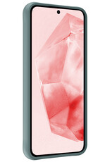 NoXx Hoes Geschikt voor Samsung A35 Hoesje Cover Siliconen Back Case Hoes Met 2x Screenprotector - Donkergroen
