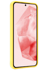NoXx Hoes Geschikt voor Samsung A35 Hoesje Cover Siliconen Back Case Hoes - Geel