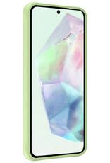 BASEY. Hoes Geschikt voor Samsung A35 Hoesje Siliconen Back Cover Case Met Screenprotector - Hoesje Geschikt voor Samsung Galaxy A35 5G Hoes Cover Hoesje - Groen