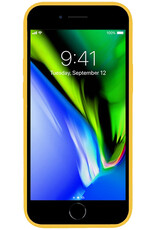 BASEY. Hoes Geschikt voor iPhone 8 Hoesje Siliconen Back Cover Case - Hoesje Geschikt voor iPhone 8 Hoes Cover Hoesje - Geel
