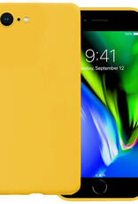 BASEY. Hoes Geschikt voor iPhone 7 Hoesje Siliconen Back Cover Case - Hoesje Geschikt voor iPhone 7 Hoes Cover Hoesje - Geel