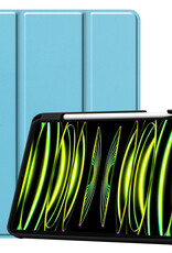 Nomfy Hoes Geschikt voor iPad Pro 2024 (11 inch) Hoes Tri-fold Tablet Hoesje Case Met Uitsparing Geschikt voor Apple Pencil Met Screenprotector - Hoesje Geschikt voor iPad Pro 2024 11 inch (7e generatie) Hoesje Hardcover Bookcase - Lichtblauw