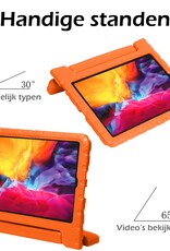 Nomfy Hoes Geschikt voor iPad Pro 2024 (13 inch) Hoes Bumper Kindvriendelijk Kids Case Kinderhoes Met Screenprotector - Hoesje Geschikt voor iPad Pro 2024 13 inch (7e generatie) Hoesje Shockproof Cover Hoes - Oranje