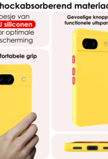 NoXx Hoes Geschikt voor Google Pixel 8a Hoesje Cover Siliconen Back Case Hoes Met 2x Screenprotector - Geel