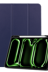 BASEY. Hoesje Geschikt voor iPad Pro 2024 (13 inch) Hoes Case Tablet Hoesje Tri-fold Met Uitsparing Geschikt voor Apple Pencil - Hoes Geschikt voor iPad Pro 2024 13 inch (7e generatie) Hoesje Hard Cover Bookcase Hoes - Donkerblauw