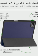 BASEY. Hoesje Geschikt voor iPad Pro 2024 (13 inch) Hoes Case Tablet Hoesje Tri-fold Met Uitsparing Geschikt voor Apple Pencil - Hoes Geschikt voor iPad Pro 2024 13 inch (7e generatie) Hoesje Hard Cover Bookcase Hoes - Donkerblauw
