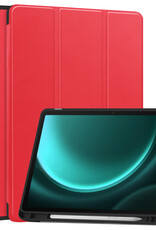 BASEY. Hoesje Geschikt voor Samsung Galaxy Tab S9 FE Plus Hoes Case Tablet Hoesje Tri-fold Met Uitsparing Geschikt voor S Pen - Hoes Geschikt voor Samsung Tab S9 FE Plus Hoesje Hard Cover Bookcase Hoes - Rood