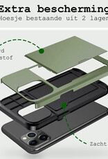 BASEY. Hoes Geschikt voor iPhone 11 Pro Hoesje Hard Case Met Pas Houder Met 2x Screenprotector - Hoesje Geschikt voor iPhone 11 Pro Hoes Shockproof Hard Cover Met Kaarthouder - Donker Groen