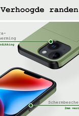 BASEY. Hoes Geschikt voor iPhone 14 Plus Hoesje Hard Case Met Pas Houder Met 2x Screenprotector - Hoesje Geschikt voor iPhone 14 Plus Hoes Shockproof Hard Cover Met Kaarthouder - Donker Groen