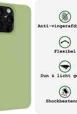 BASEY. Hoes Geschikt voor iPhone 16 Pro Hoesje Siliconen Back Cover Case Met 2x Screenprotector - Hoesje Geschikt voor iPhone 16 Pro Hoes Cover Hoesje - Groen