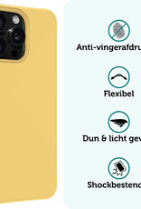Forterra Hoesje Geschikt voor iPhone 16 Pro Case Siliconen Hoes Met 2x Screenprotector - Hoes Geschikt voor iPhone 16 Pro Hoesje Back Cover - Geel
