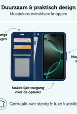 Forterra Hoesje Geschikt voor iPhone 16 Pro Book Case Kunstleer Hoes Met 2x Screenprotector - Hoes Geschikt voor iPhone 16 Pro Hoesje Bookcase Met Pasjeshouder - Donkerblauw