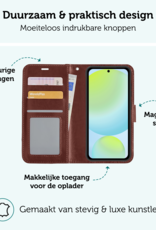 Forterra Hoesje Geschikt voor Samsung S24 FE Book Case Kunstleer Hoes Met 2x Screenprotector - Hoes Geschikt voor Samsung Galaxy S24 FE Hoesje Bookcase Met Pasjeshouder - Bruin
