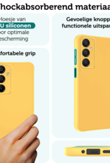 Forterra Hoesje Geschikt voor Samsung A16 Case Siliconen Hoes Met Screenprotector - Hoes Geschikt voor Samsung Galaxy A16 Hoesje Back Cover - Geel