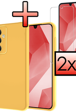 NoXx Hoes Geschikt voor Samsung A16 Hoesje Cover Siliconen Back Case Hoes Met 2x Screenprotector - Geel