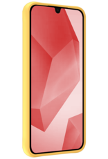 NoXx Hoes Geschikt voor Samsung A16 Hoesje Cover Siliconen Back Case Hoes Met 2x Screenprotector - Geel