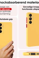 NoXx Hoes Geschikt voor Samsung A16 Hoesje Cover Siliconen Back Case Hoes Met Screenprotector - Geel