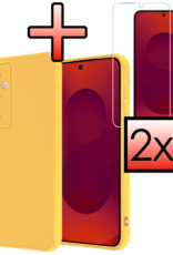 NoXx NoXx Samsung Galaxy S25 Hoesje Siliconen Met 2x Screenprotector - Geel