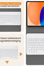 Nomfy Nomfy iPad 11 2025 Toetsenbordhoes Met Screenprotector - Goud