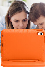 BASEY. BASEY. iPad 11 2025 Kinderhoes Met Screenprotector - Oranje