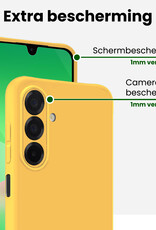 BASEY. BASEY. Samsung Galaxy A26 Hoesje Siliconen Met Screenprotector - Geel
