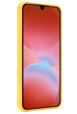 NoXx NoXx Samsung Galaxy A26 Hoesje Siliconen Met Screenprotector - Geel