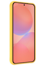 NoXx NoXx Samsung Galaxy A36 Hoesje Siliconen Met 2x Screenprotector - Geel