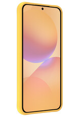 Nomfy Nomfy Samsung Galaxy A36 Hoesje Siliconen Met 2x Screenprotector - Geel
