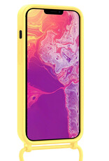 BASEY. BASEY. iPhone 13 Pro Max Hoesje Pashouder met Koord - Geel - 2 PACK