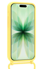 BASEY. BASEY. iPhone 17 Hoesje Pashouder met Koord Met 2x Screenprotector - Geel