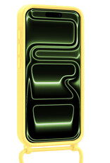 BASEY. BASEY. iPhone 17 Pro Max Hoesje Pashouder met Koord Met 2x Screenprotector - Geel