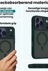 Forterra Forterra iPhone 17 Pro Max Magsafe Hoesje Donkergroen Met Screenprotector