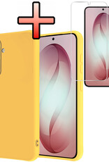 NoXx NoXx Samsung Galaxy S26 Hoesje Siliconen Met Screenprotector - Geel