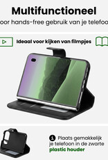 BASEY. BASEY. iPhone Duo Hoesje Bookcase Met 2x Screenprotector - Zwart