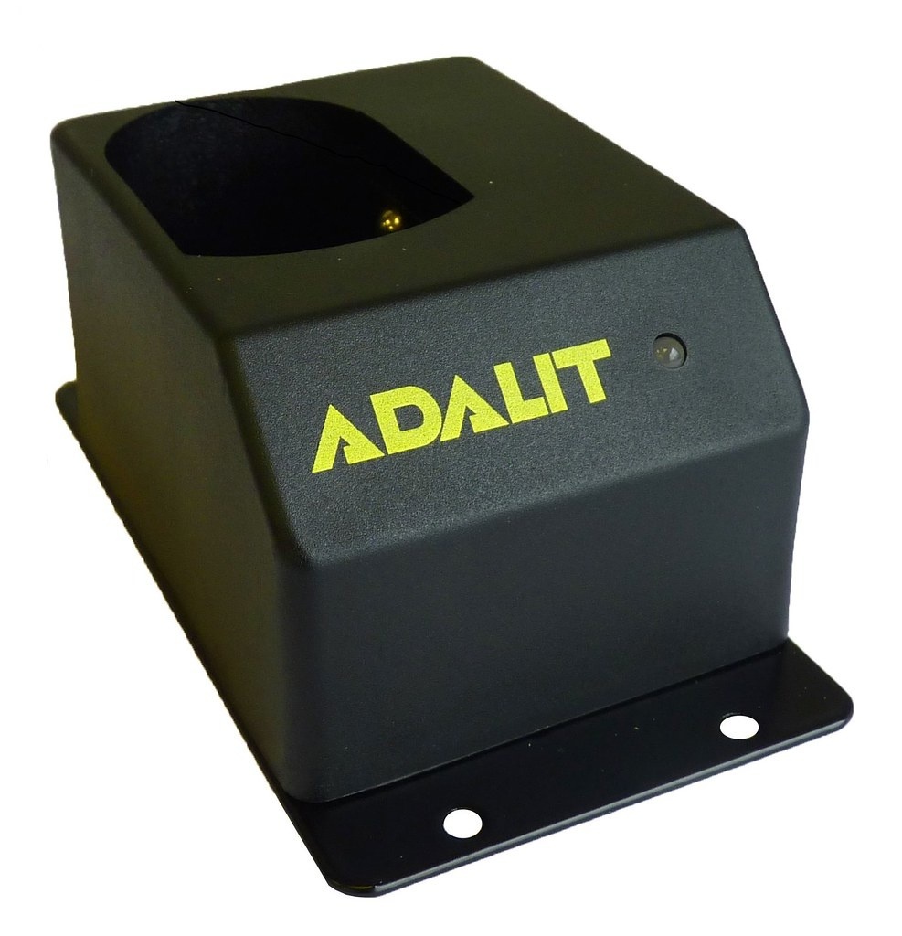Lader voor L-4000, L-3000, IL-300, L-50+ 100/240V - Adalit