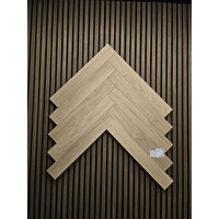 603055 Aurora eiken naturel (P122) Gelakt Visgraat Lamelparket