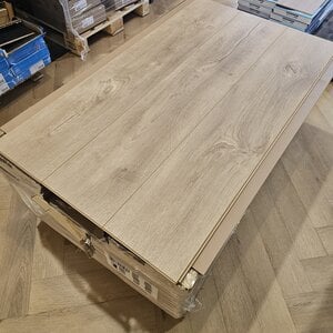 produced by Balterio XL-2717 Vlammende eik natuur 8V4 XL24 Laminaat