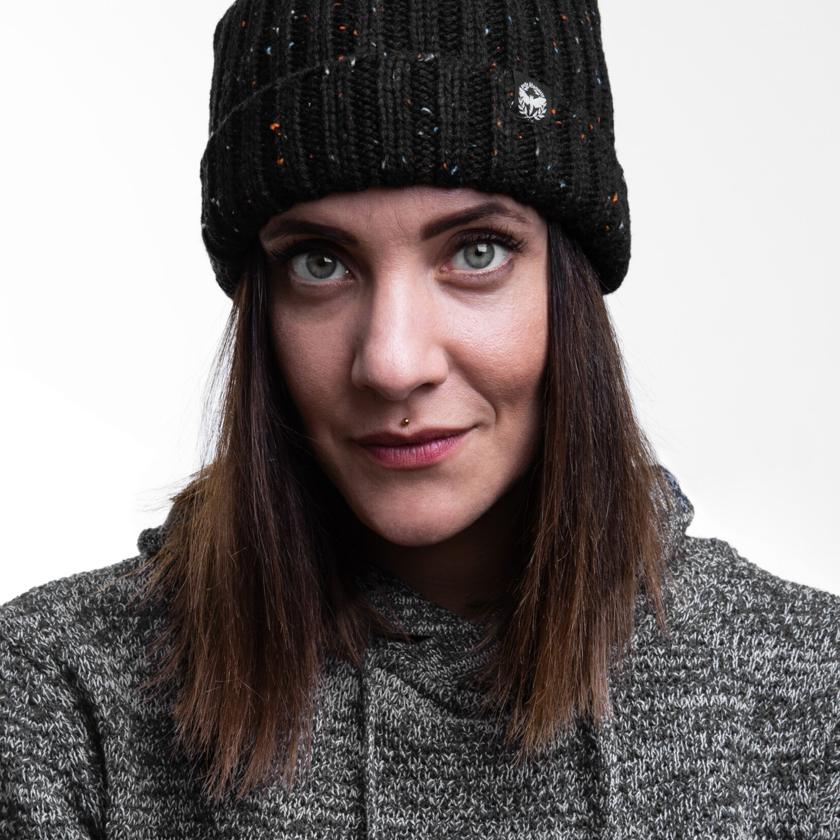 Motte Beanie schwarz-gepunktet